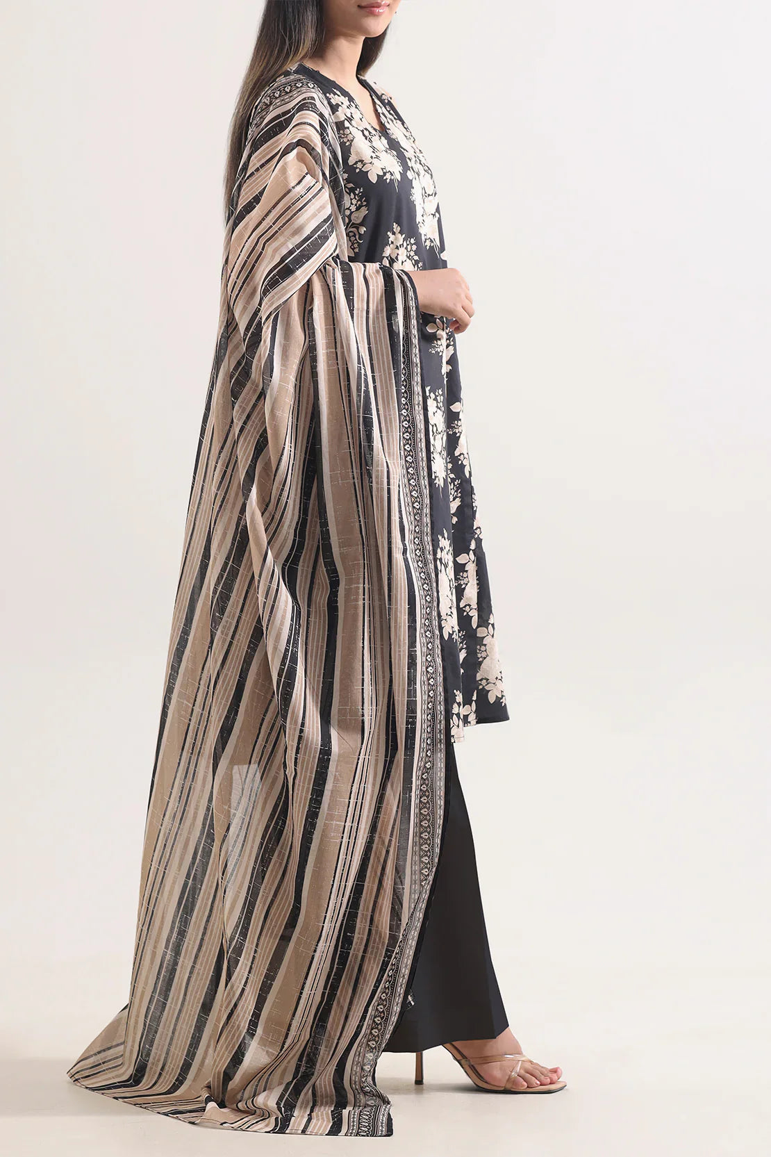 Aura 3-Piece Unstitched Lawn Suit