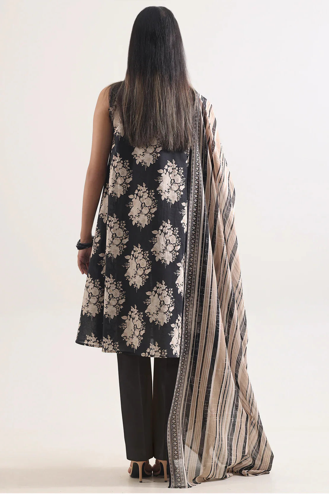 Aura 3-Piece Unstitched Lawn Suit