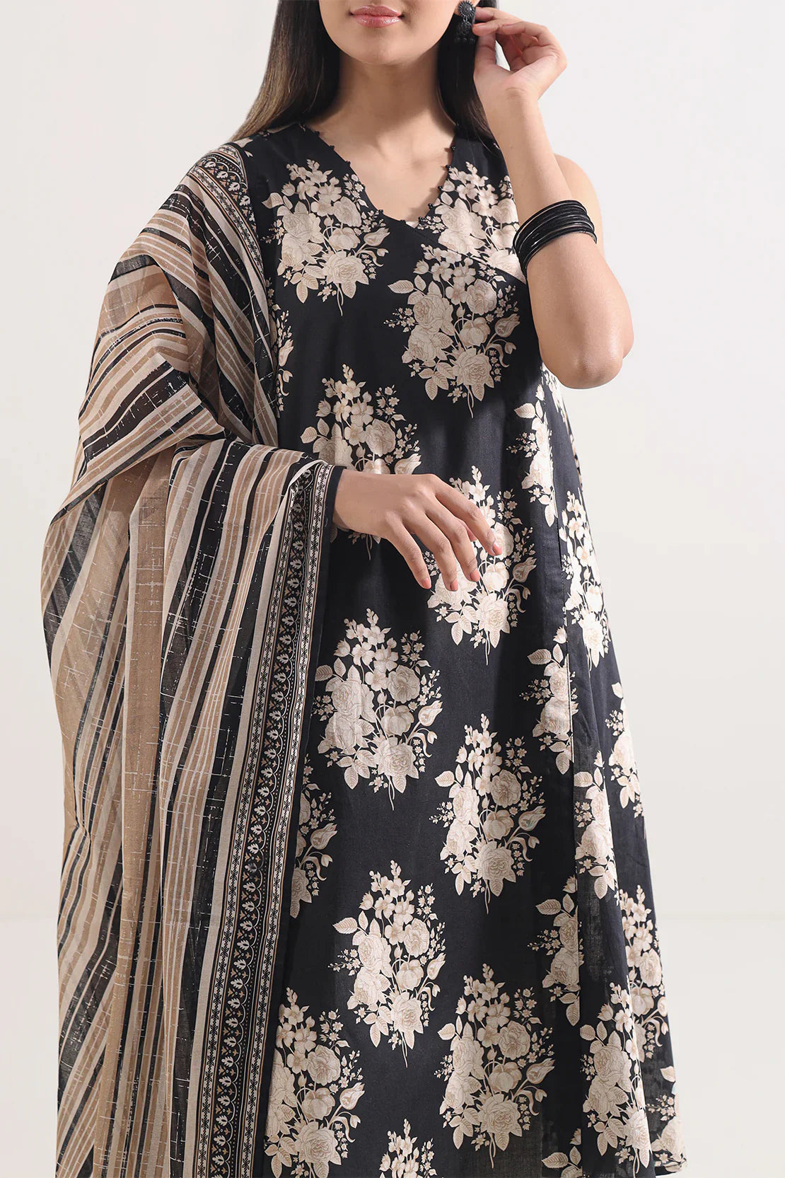 Aura 3-Piece Unstitched Lawn Suit