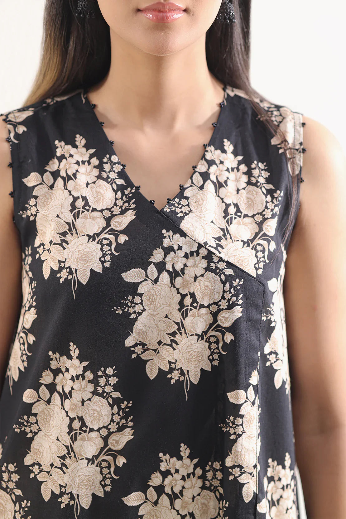 Aura 3-Piece Unstitched Lawn Suit