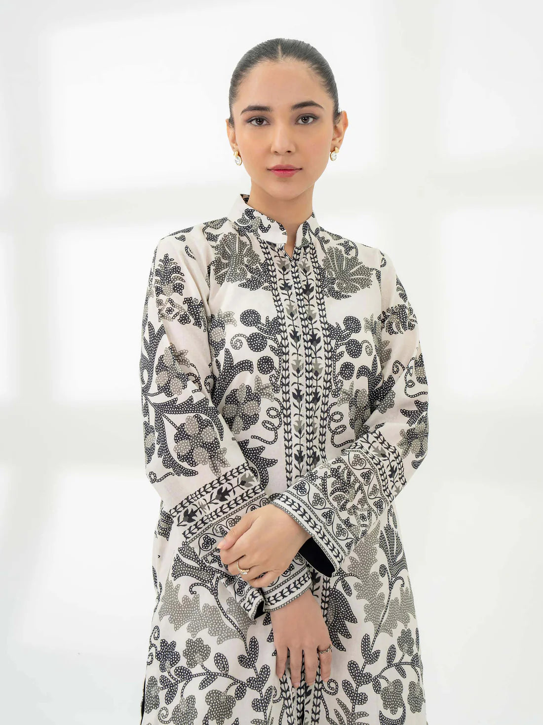 AURA Khaddar Shirt-Printed (Pret)