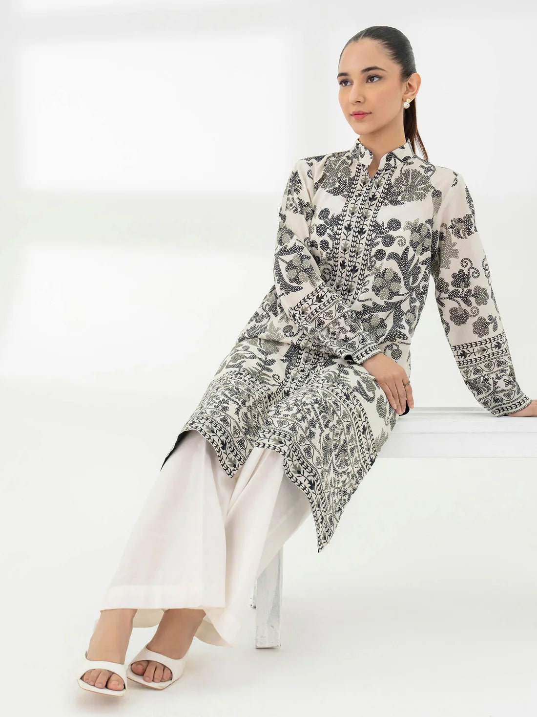 AURA Khaddar Shirt-Printed (Pret)