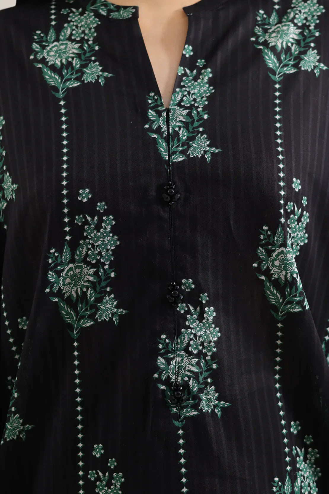 Aura 3-Piece Unstitched Lawn Suit